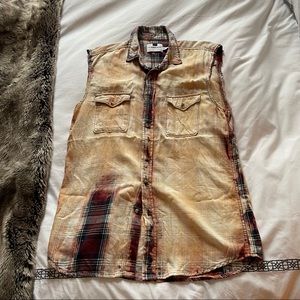 Sleeveless Denim Buttondown shirt